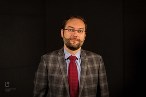 Zdjęcie pracownika Katedry Studiów Azjatyckich Tomasza Kamińskiego/Photo of Tomasz Kamiński from the Department of Asian Studies